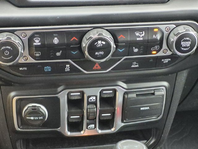 Used 2023 Jeep Wrangler Unlimited w/ Cold Weather Group AWD/4WD image 26