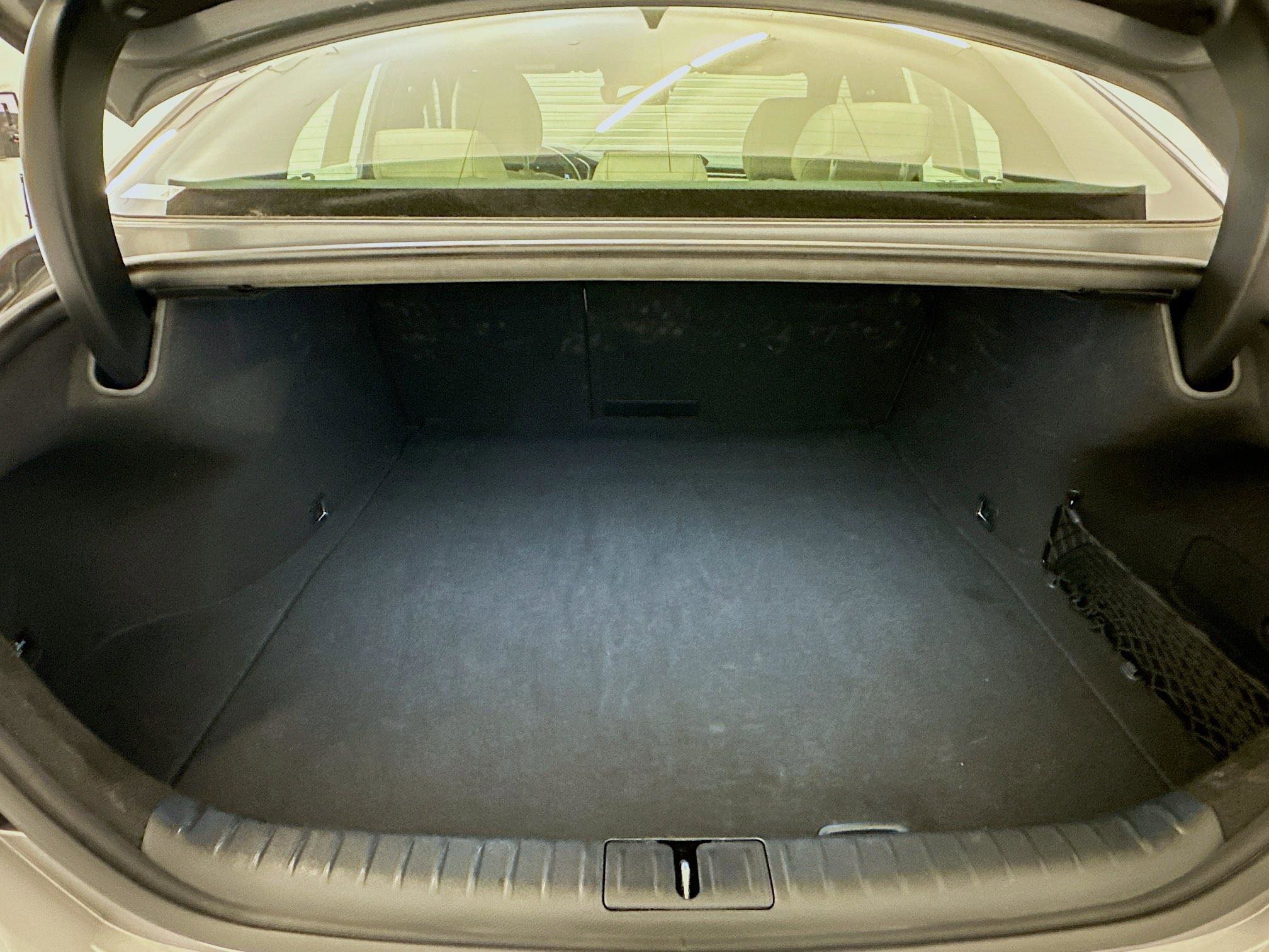 Used 2025 Genesis G70 2.5T image 30