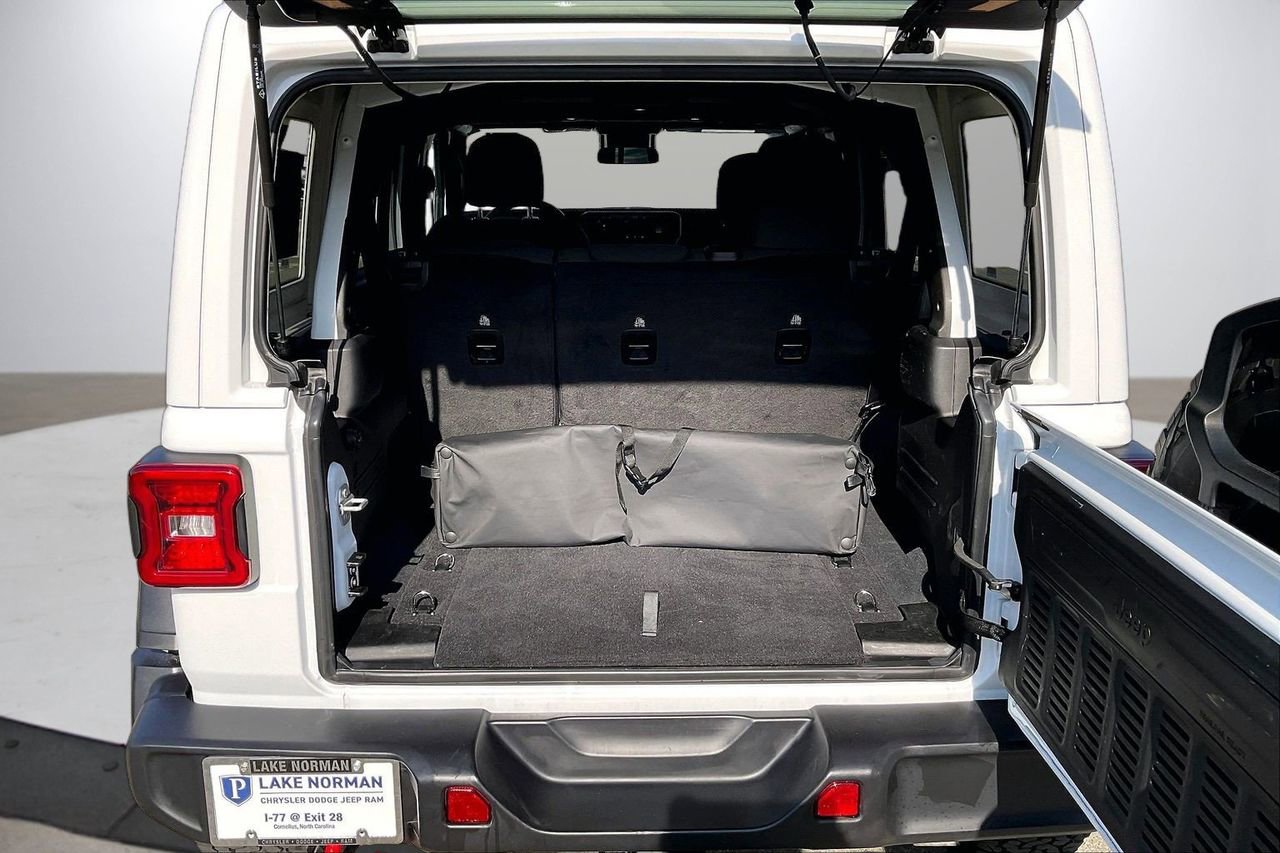 Certified 2025 Jeep Wrangler Unlimited Rubicon w/ Convenience Group image 25