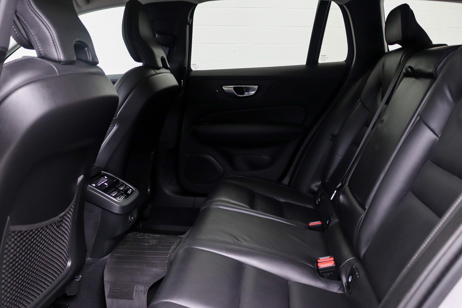 Used 2025 Volvo V60 B5 Cross Country Ultra w/ Protection Package Premier AWD/4WD image 22