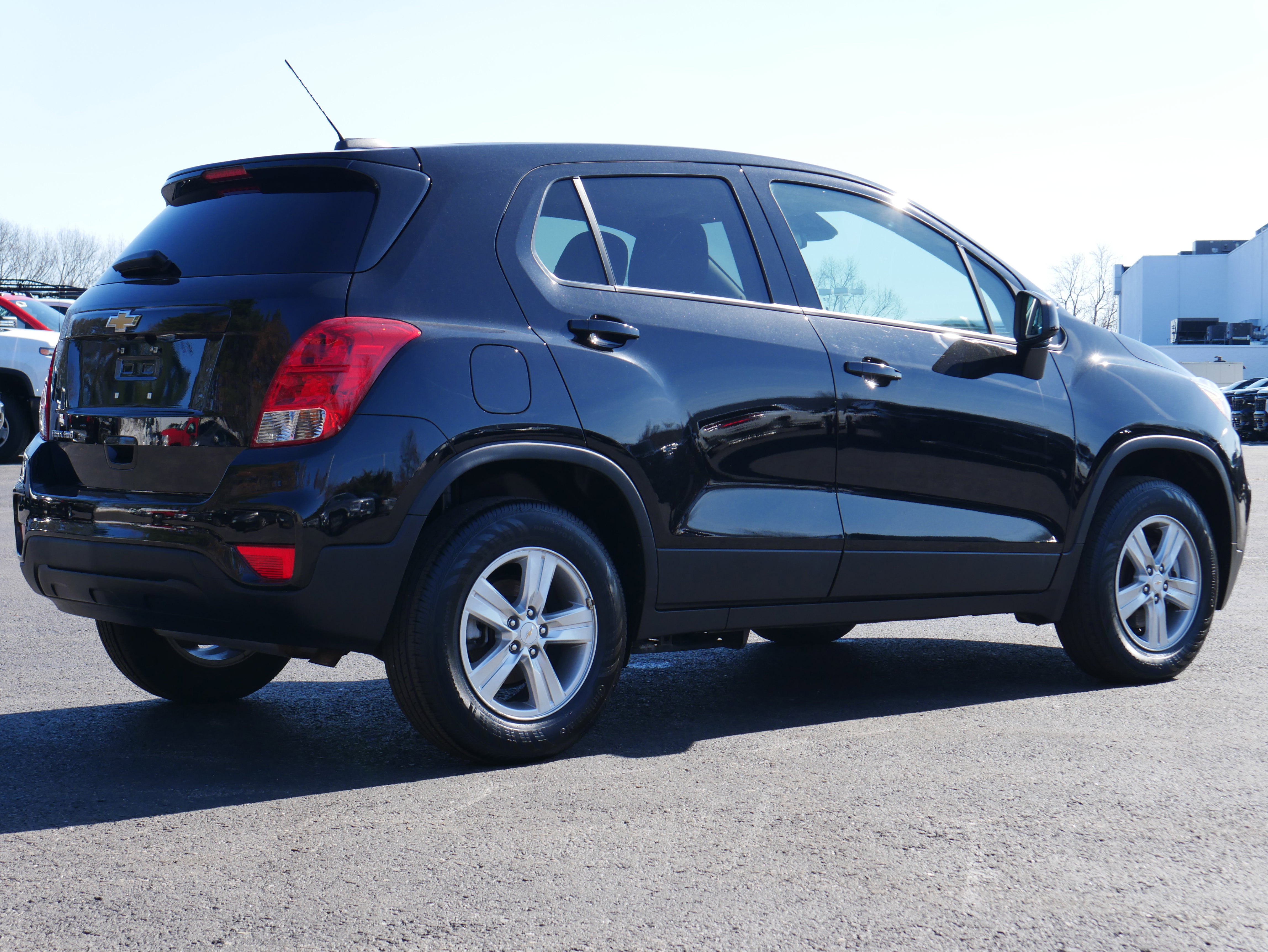 Used 2022 Chevrolet Trax LS w/ Tint and Cruise Package image 6