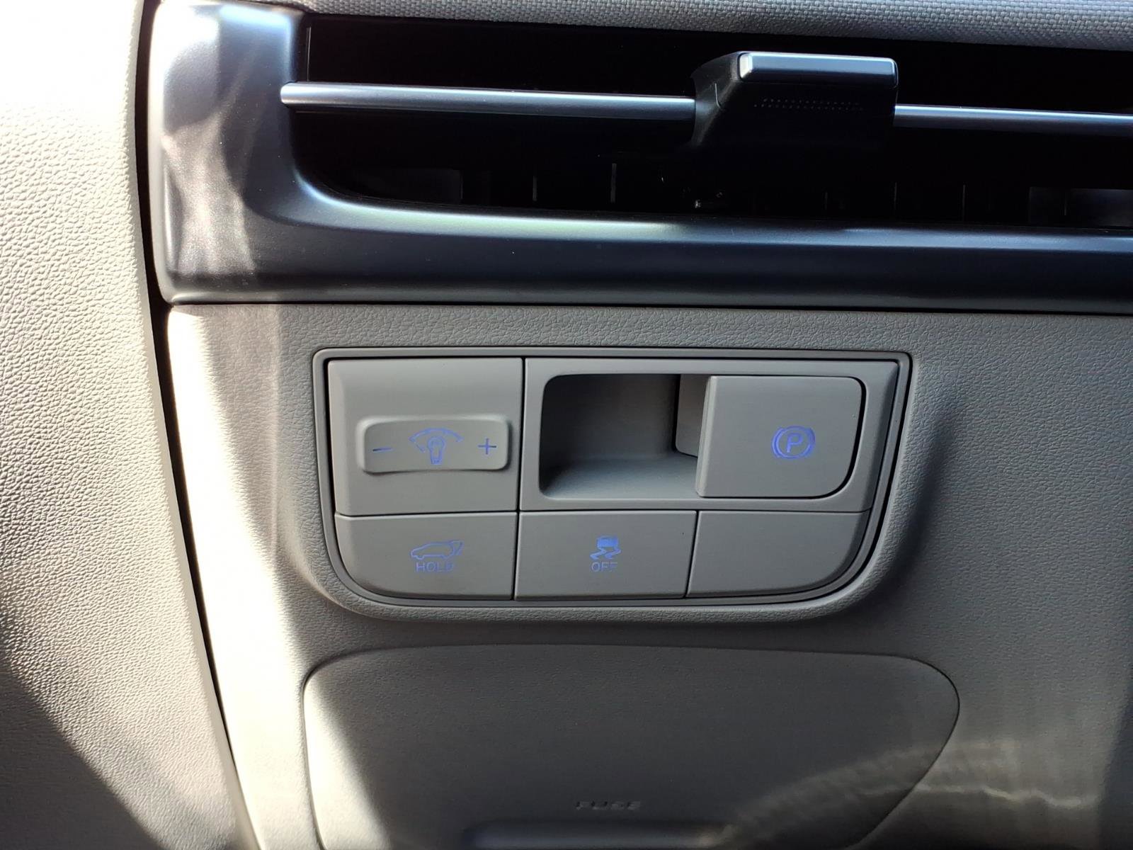 Certified 2025 Hyundai Tucson Limited image 24