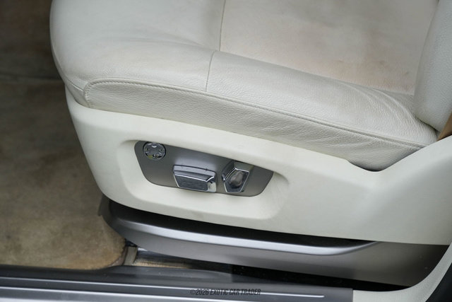 Used 2011 Rolls-Royce Ghost image 34