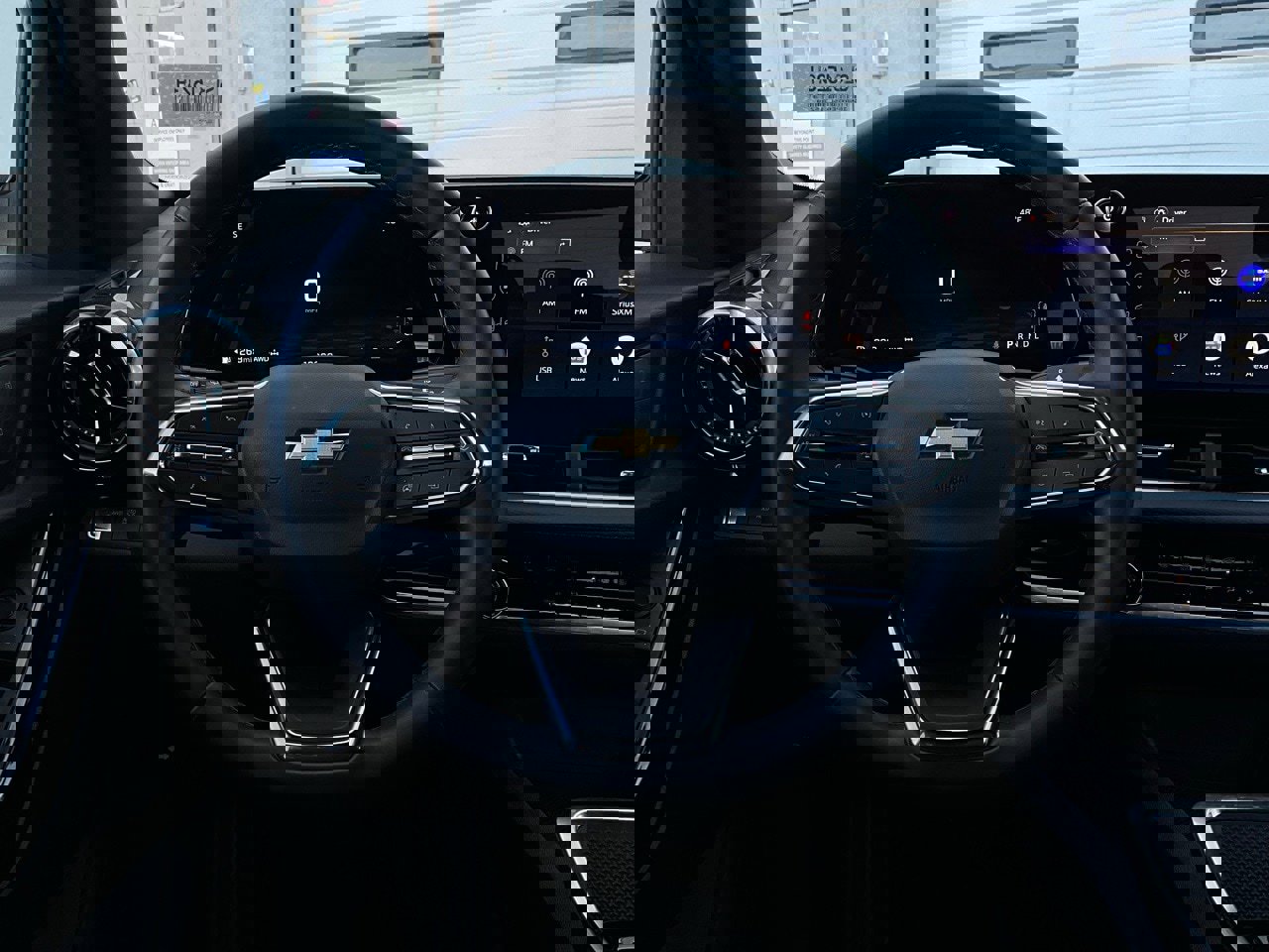 Used 2025 Chevrolet Equinox LT image 32