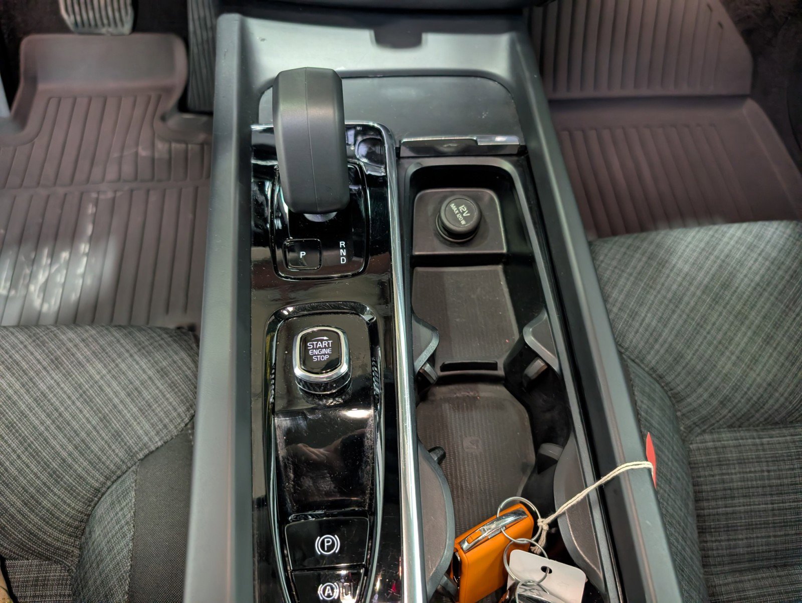 Used 2023 Volvo XC60 T8 Core image 22