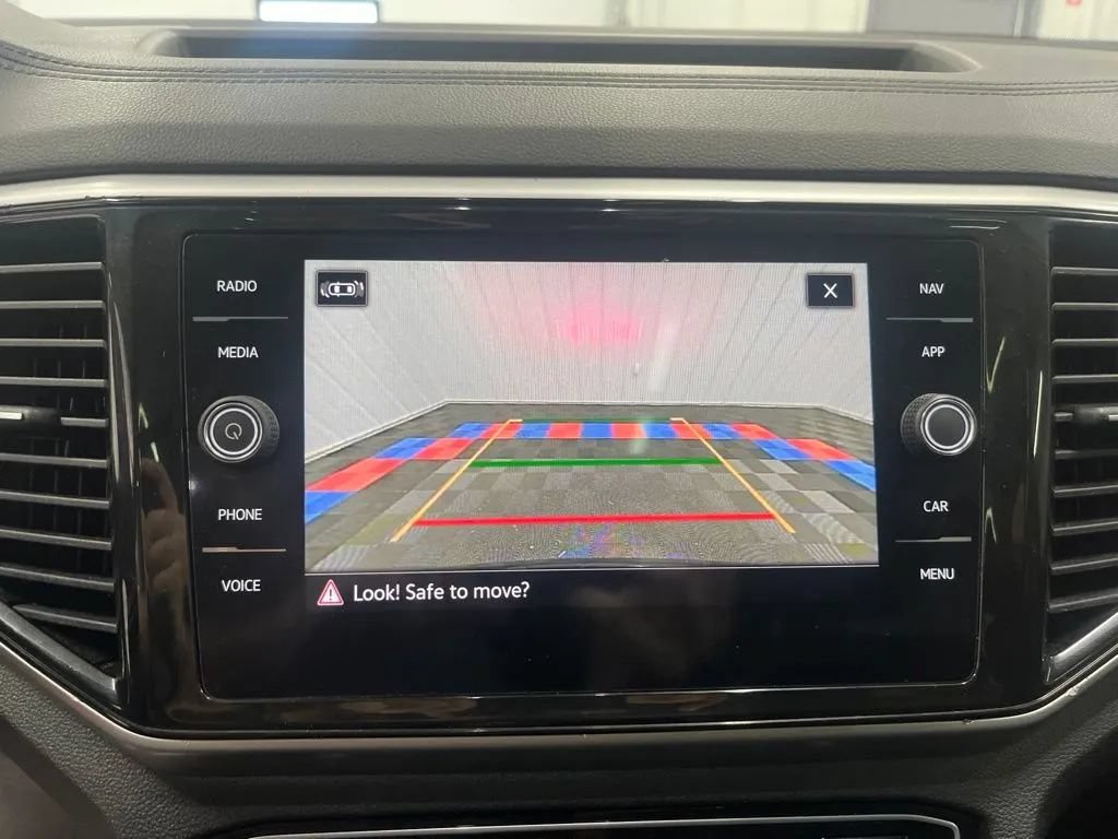 Used 2023 Volkswagen Atlas SEL Premium AWD/4WD image 18