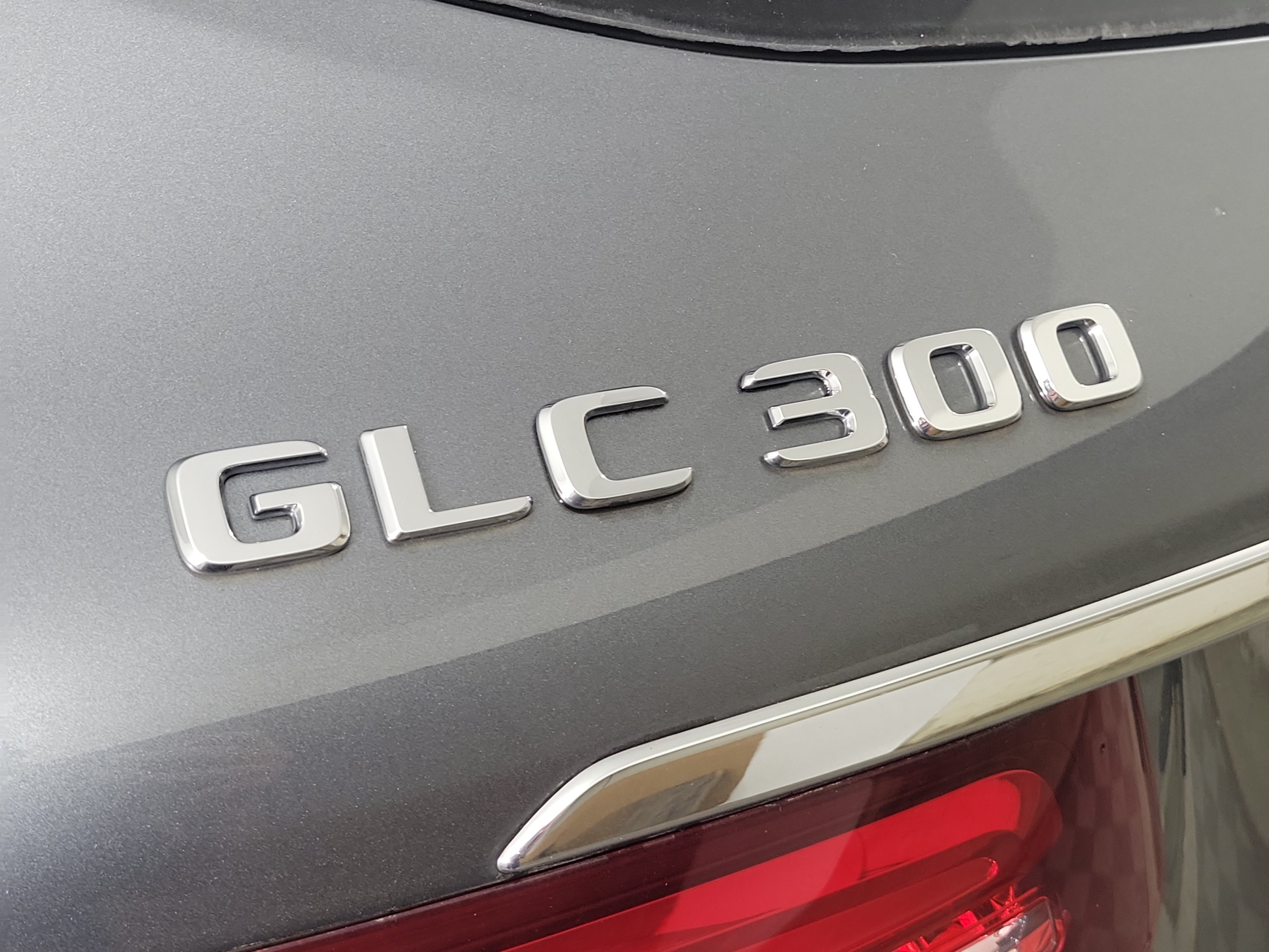 Used 2018 Mercedes-Benz GLC 300 4MATIC image 7