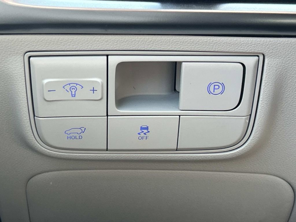 Certified 2025 Hyundai Tucson Limited AWD/4WD image 31