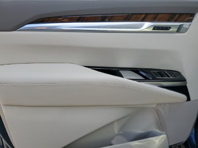 Used 2025 Cadillac Escalade ESV Sport Platinum RWD image 22