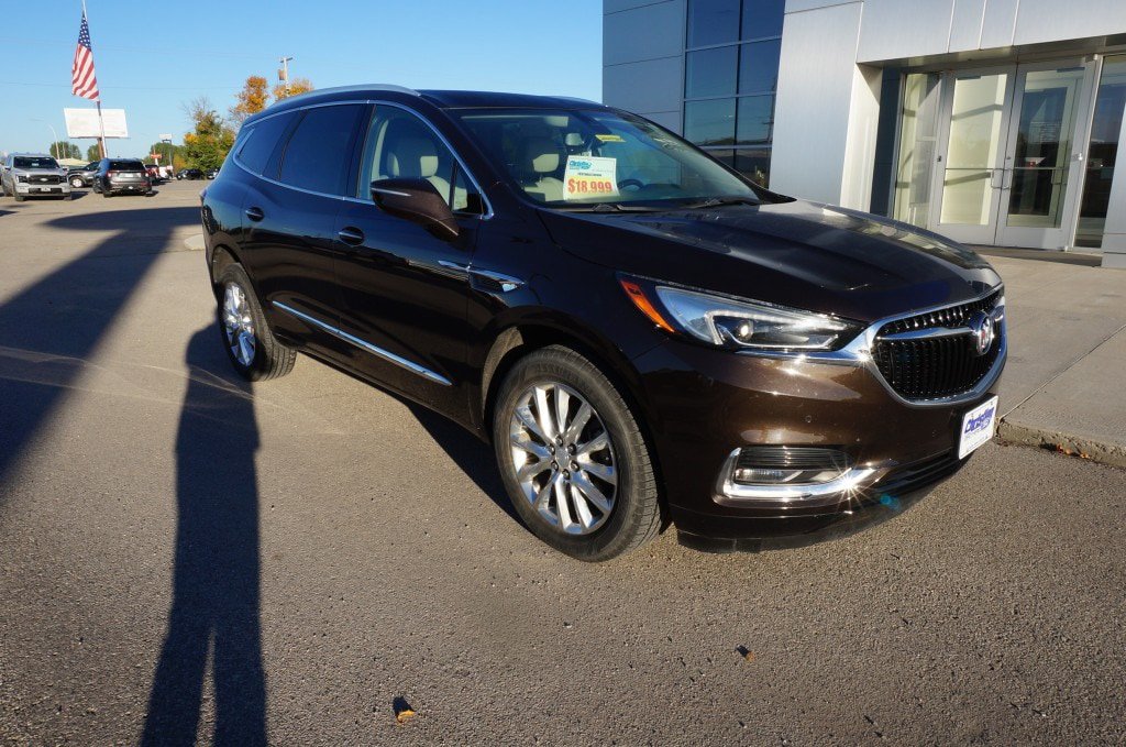 Used 2018 Buick Enclave Premium w/ Trailering Package AWD/4WD image 2