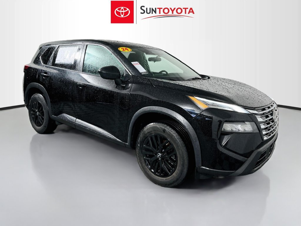 Used 2024 Nissan Rogue S FWD image 1