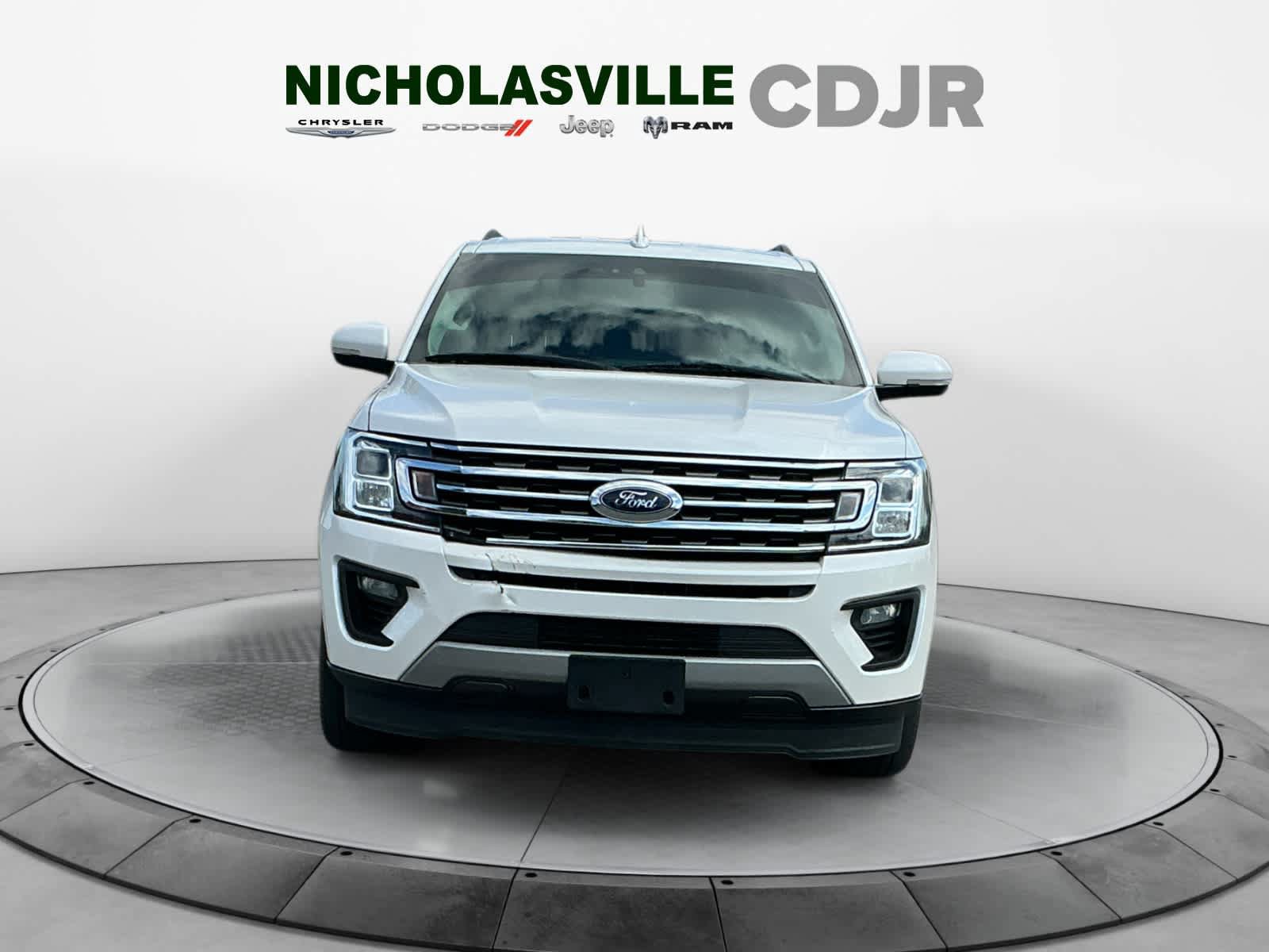 Used 2019 Ford Expedition XLT w/ Equipment Group 202A RWD image 8
