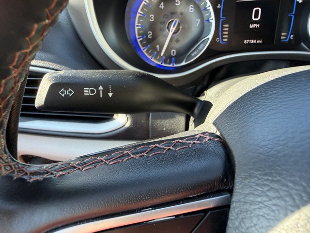 Used 2017 Chrysler Pacifica Touring-L FWD image 26