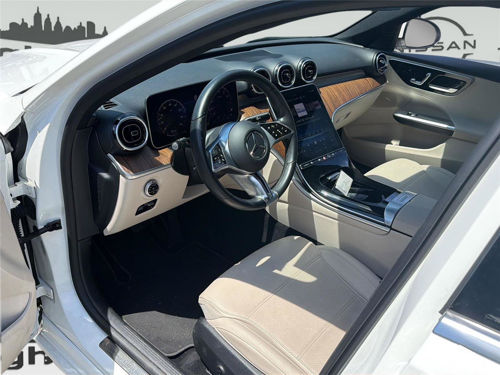 Used 2025 Mercedes-Benz C 300 4MATIC Sedan image 9