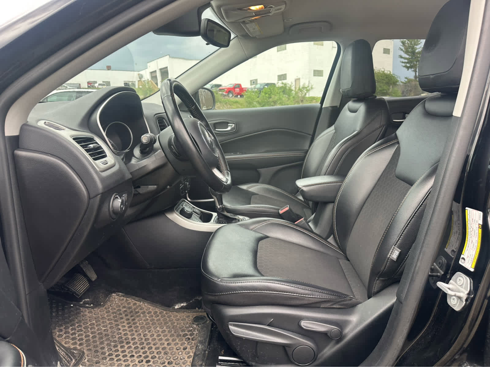 Used 2019 Jeep Compass Latitude w/ Cold Weather Group image 9