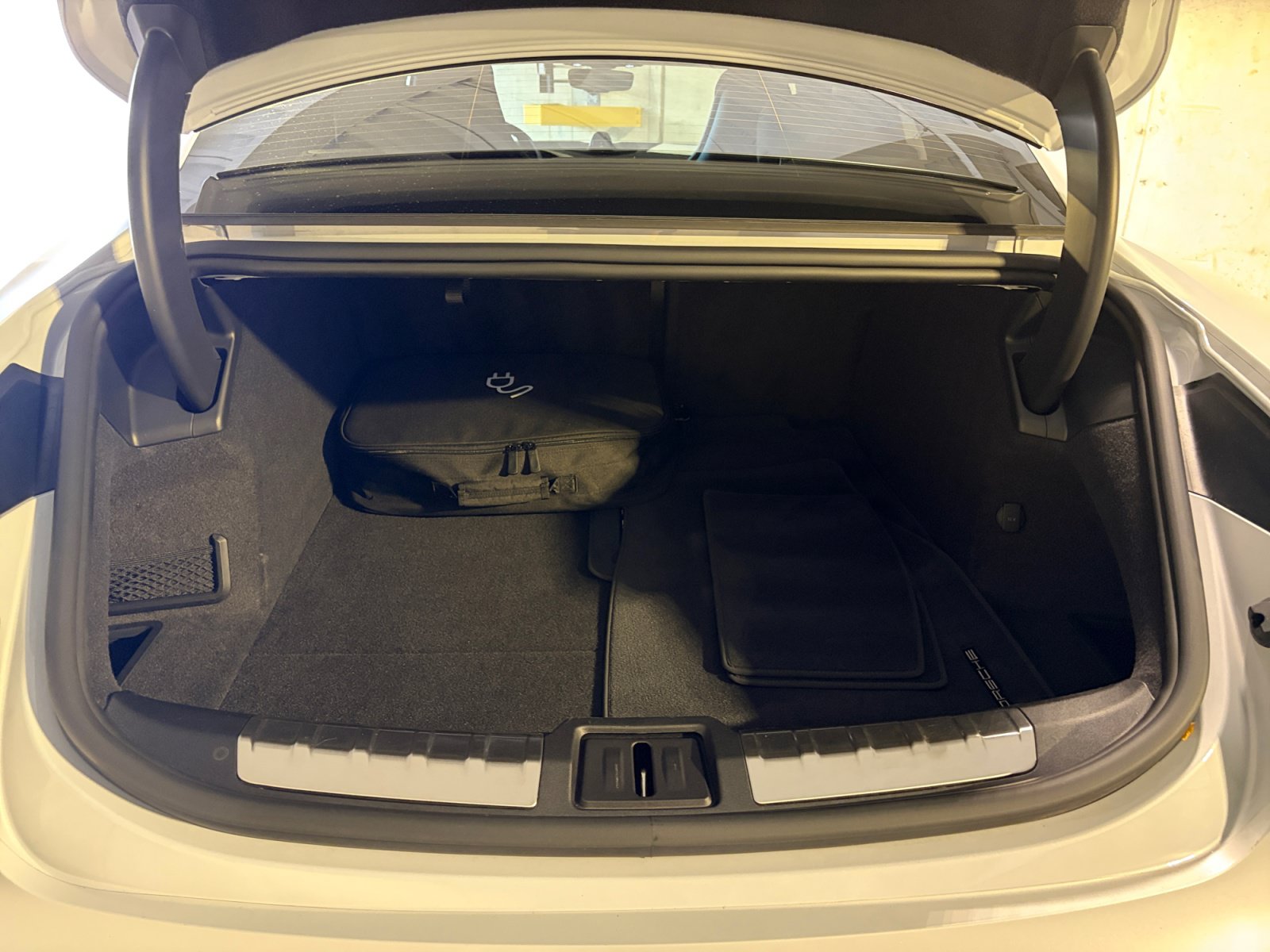 Certified 2022 Porsche Taycan 4S AWD/4WD image 29