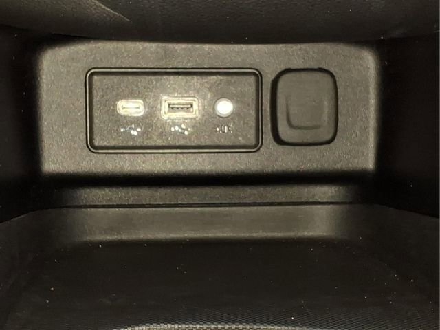 Used 2019 Chevrolet Equinox LT image 18