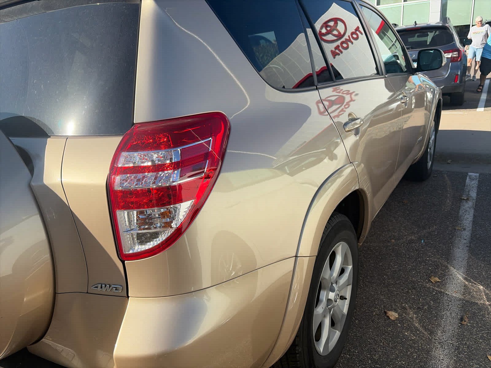 Used 2012 Toyota RAV4 Limited w/ Navigation Value Pkg AWD/4WD image 6