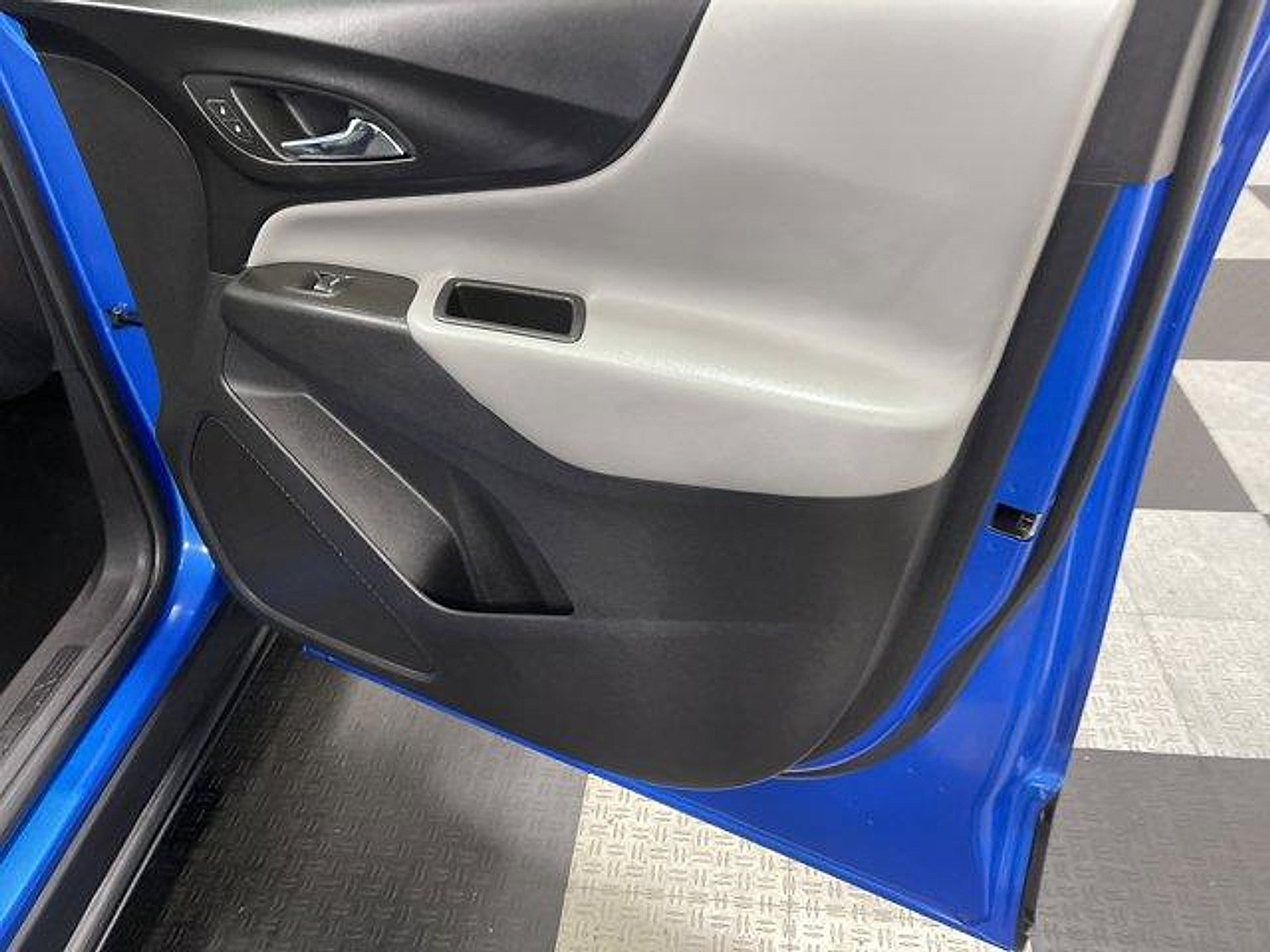 Used 2024 Chevrolet Equinox LS w/ LS Convenience Package FWD image 18