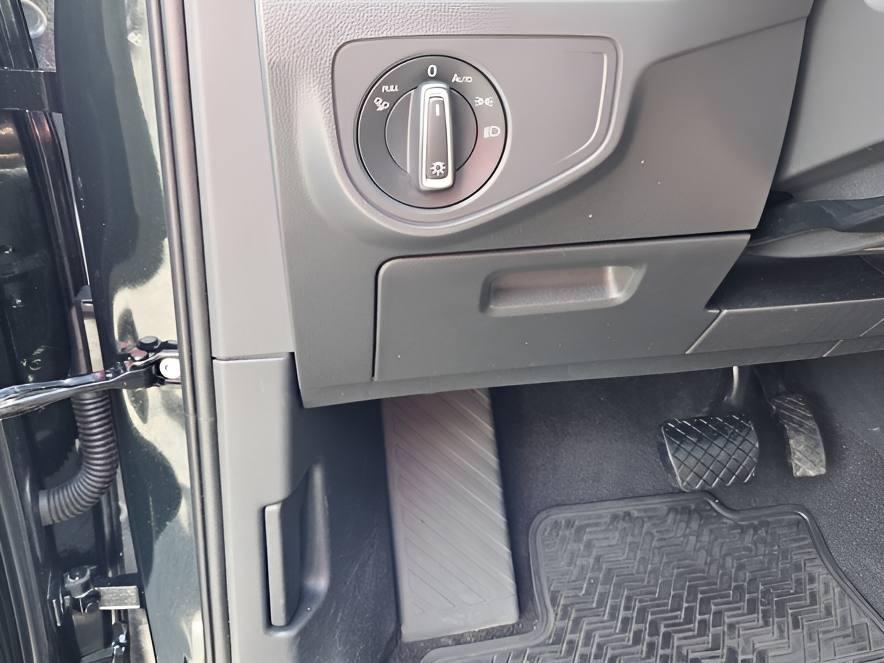 Certified 2021 Volkswagen Atlas SEL AWD/4WD image 15