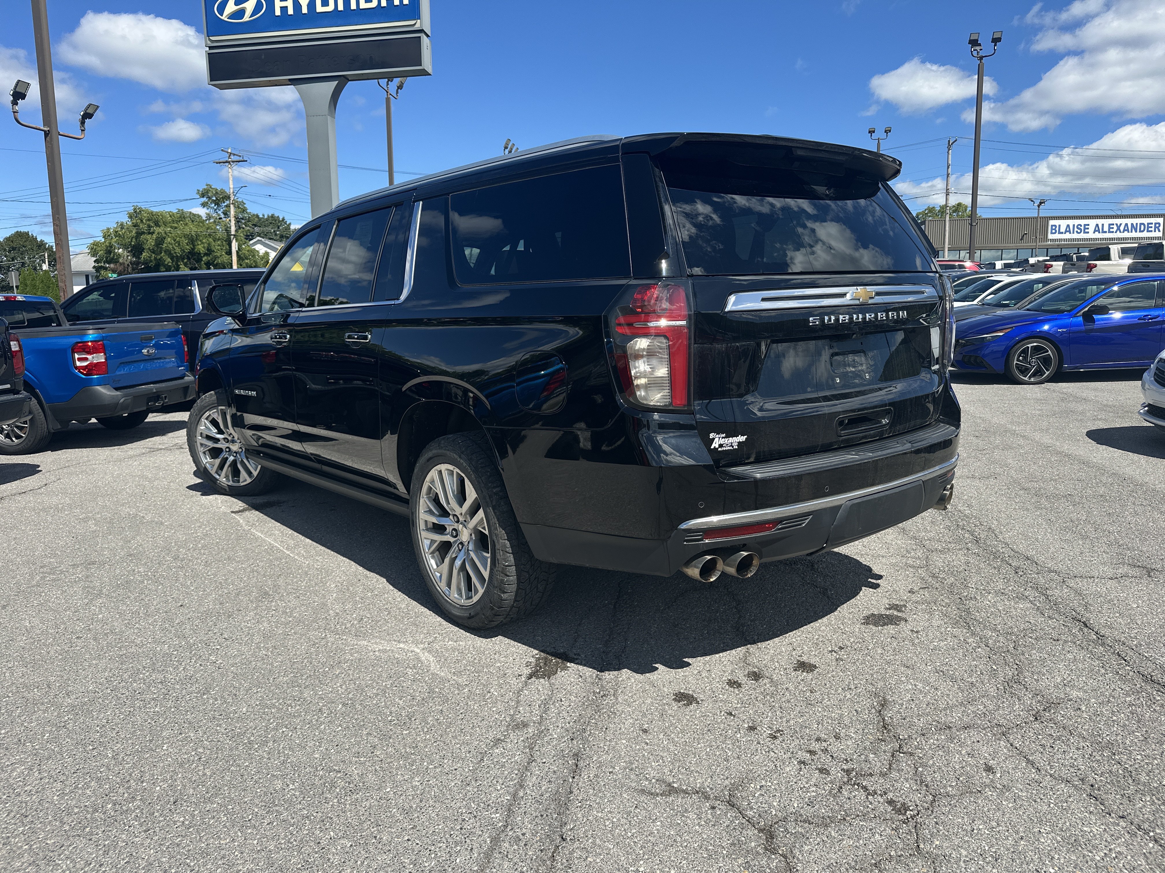 Used 2021 Chevrolet Suburban High Country w/ Premium Package AWD/4WD image 6