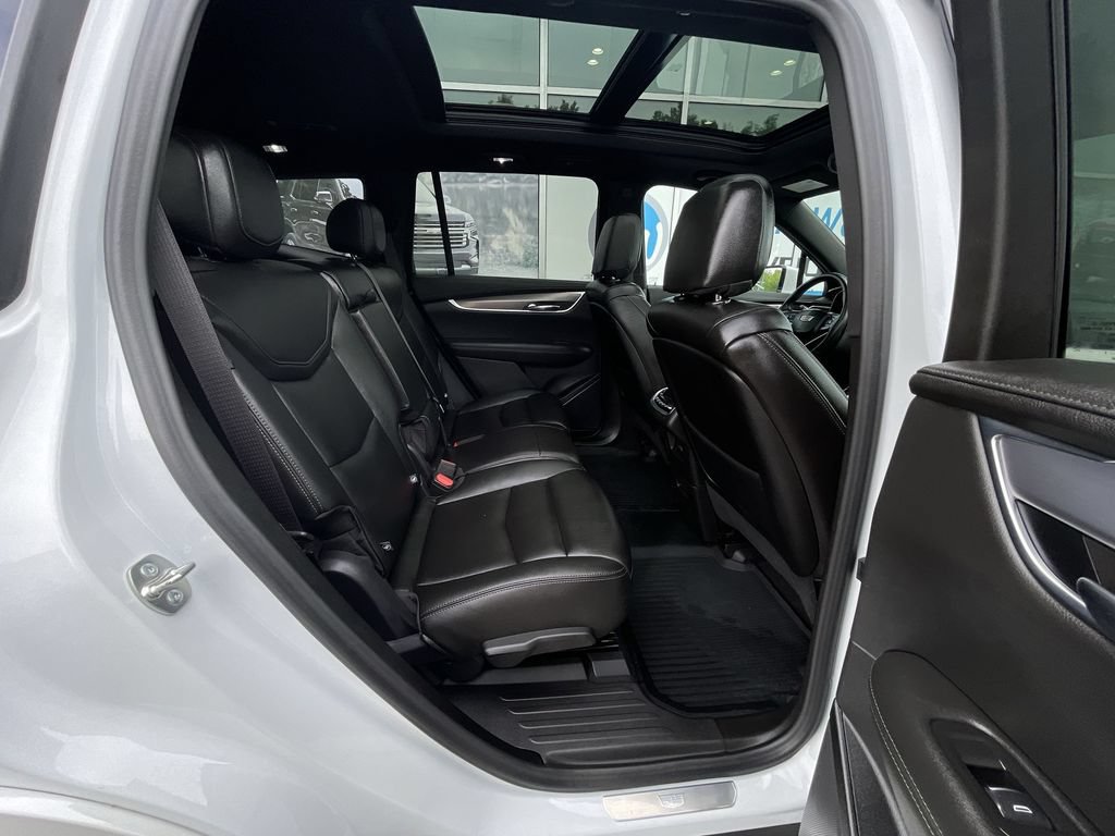 Used 2024 Cadillac XT6 Luxury w/ LPO, Floor Liner Package AWD/4WD image 27