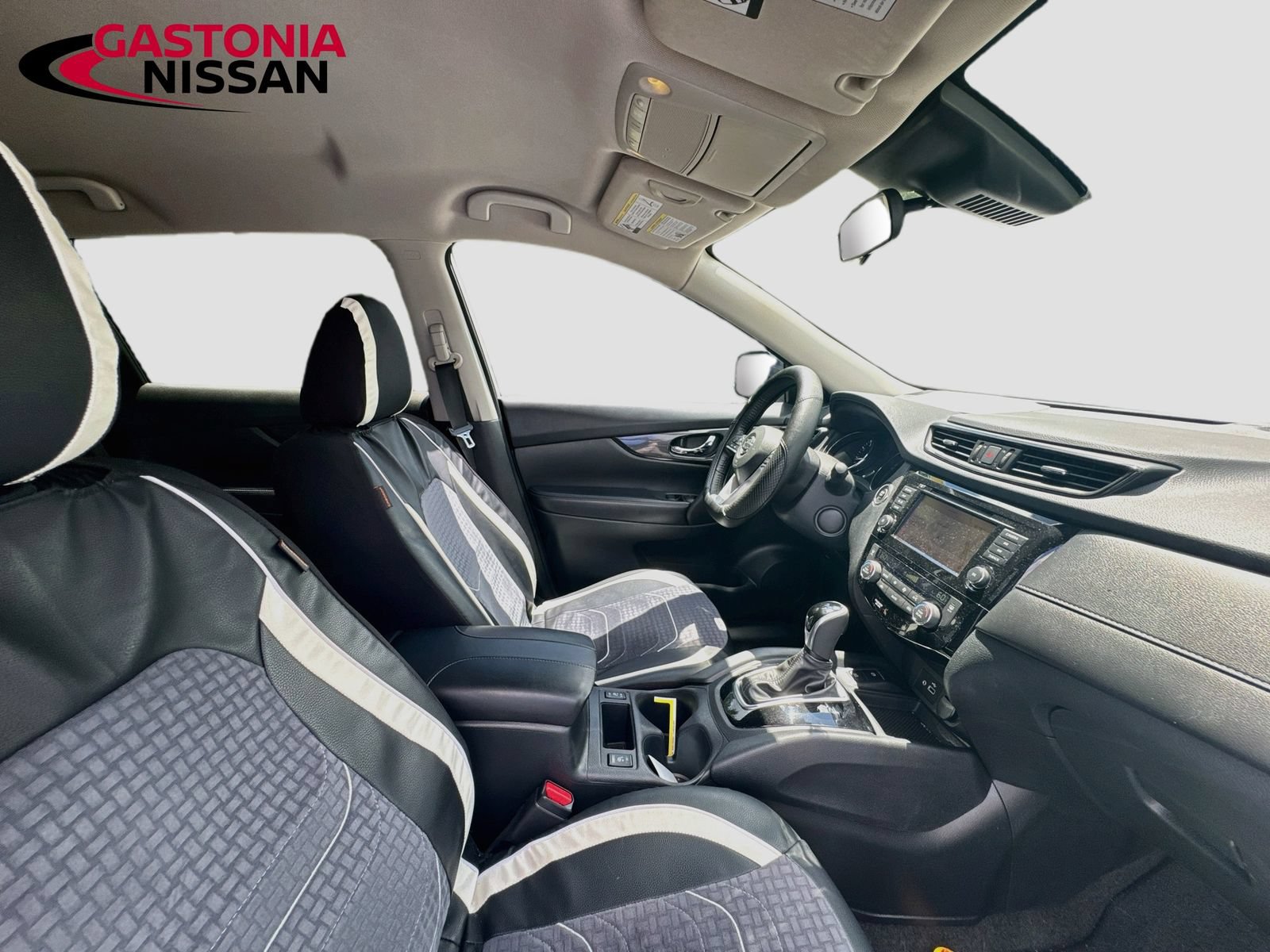 Used 2019 Nissan Rogue SV w/ Premium Package FWD image 38