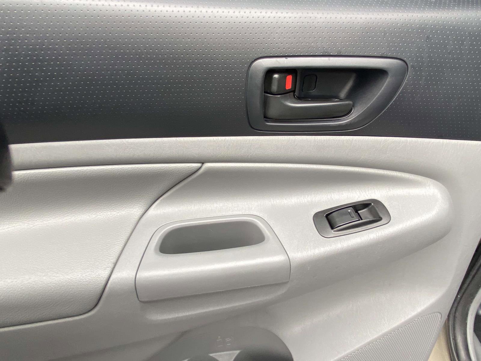 Used 2014 Toyota Tacoma PreRunner image 13