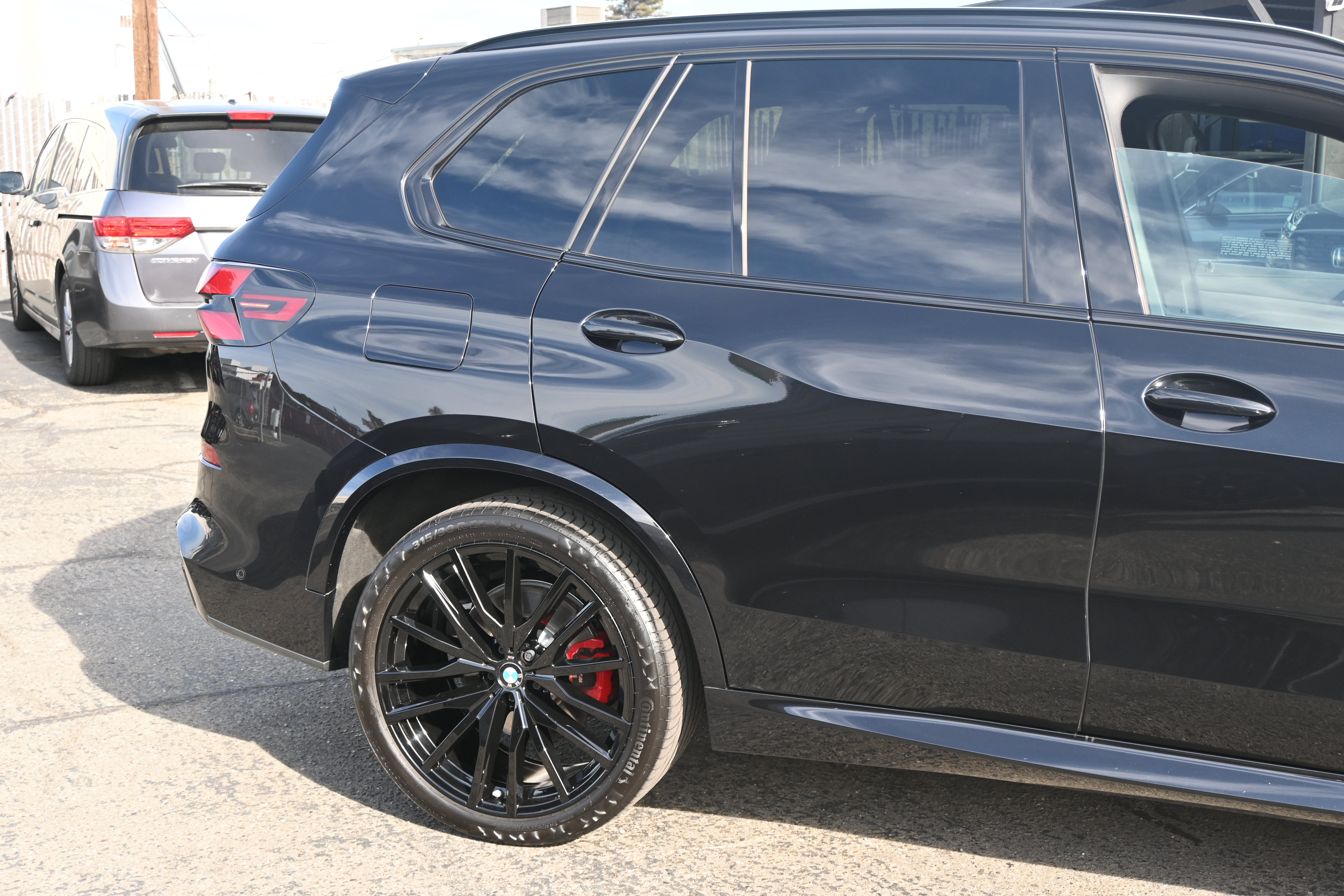Used 2024 BMW X5 xDrive40i w/ M Sport Package AWD/4WD image 5