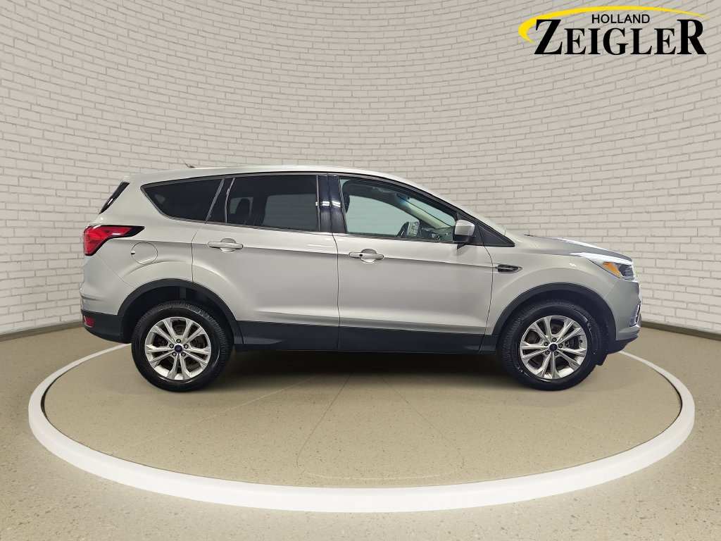 Used 2019 Ford Escape SE AWD/4WD image 4
