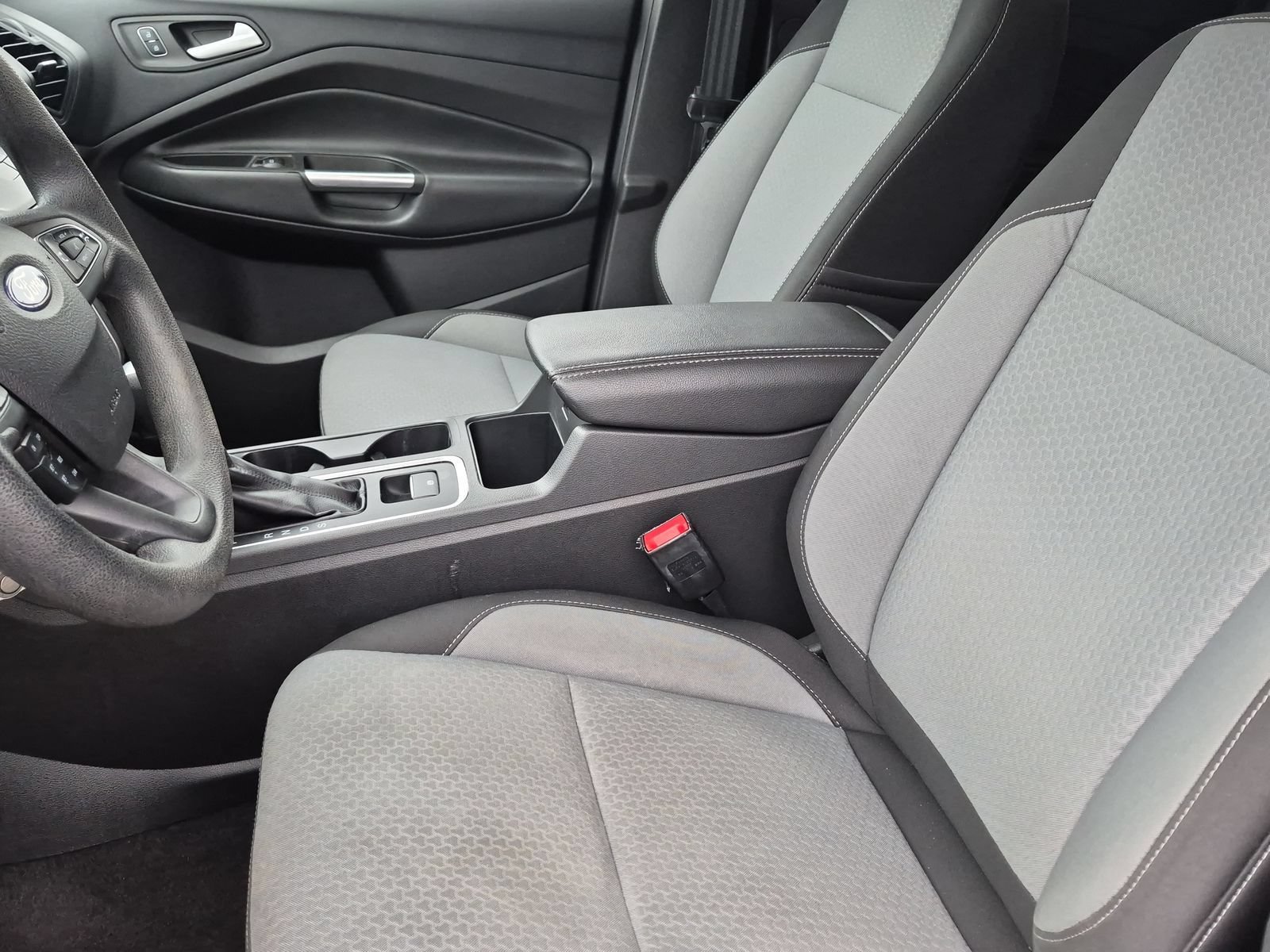 Used 2017 Ford Escape SE w/ Equipment Group 201A FWD image 17