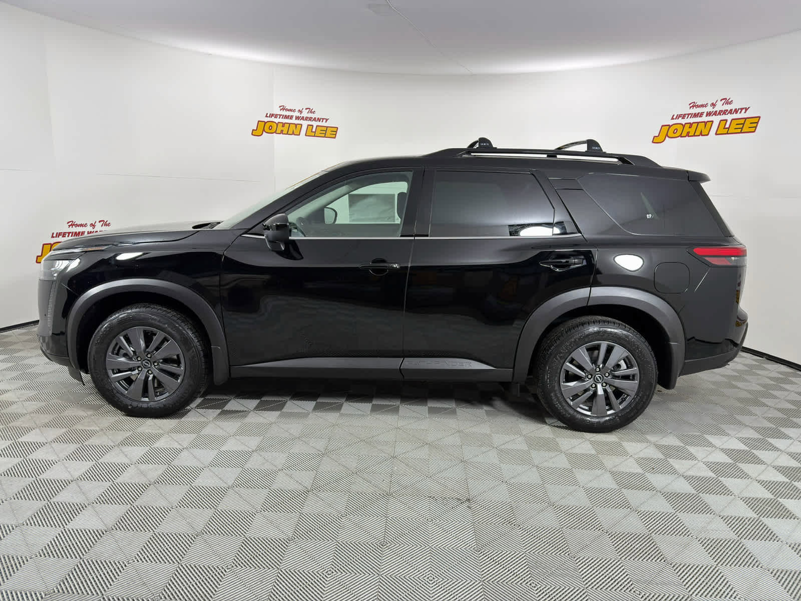 New 2026 Nissan Pathfinder SV image 2