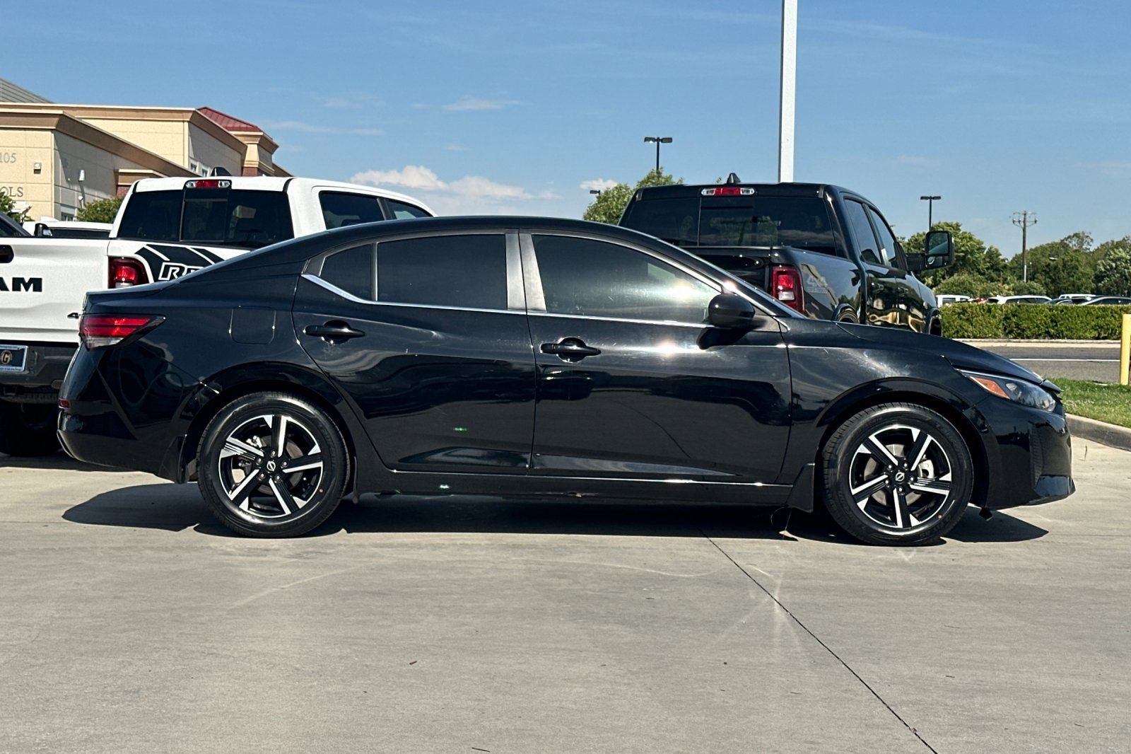 Used 2024 Nissan Sentra SV FWD image 7