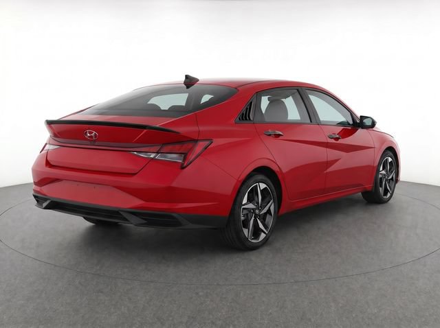 Used 2023 Hyundai Elantra SEL w/ Convenience Package FWD image 4