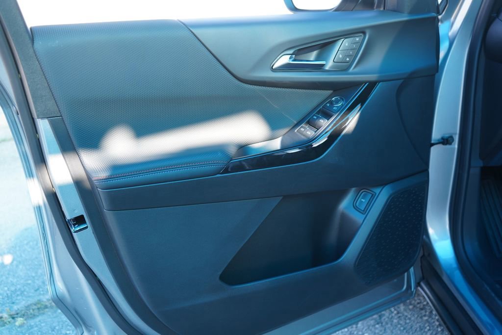New 2026 Chevrolet Equinox RS w/ Convenience Package III FWD image 15