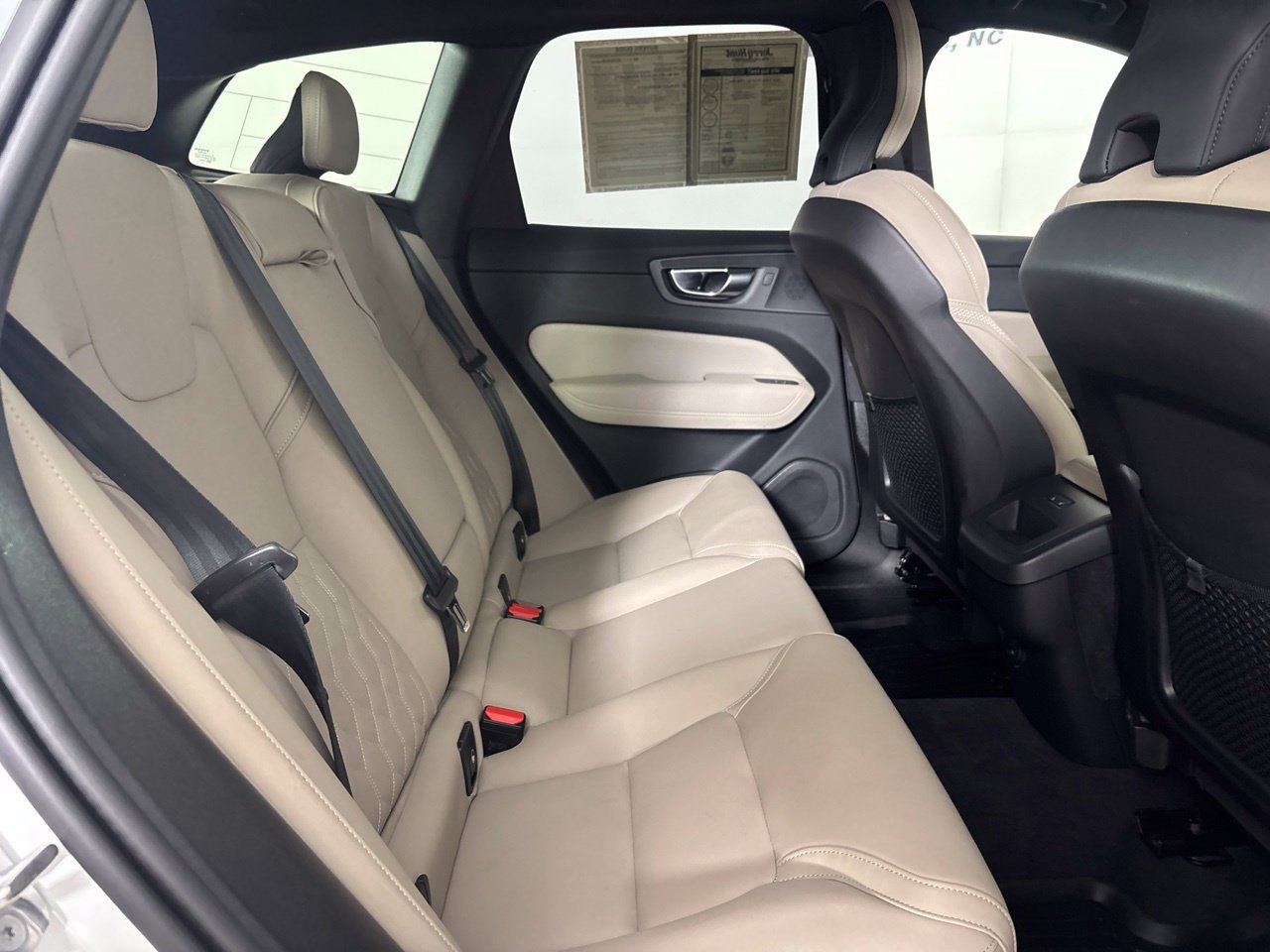 Used 2026 Volvo XC60 B5 Plus AWD/4WD image 28