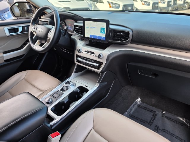Used 2024 Ford Explorer XLT w/ Equipment Group 202A AWD/4WD image 22