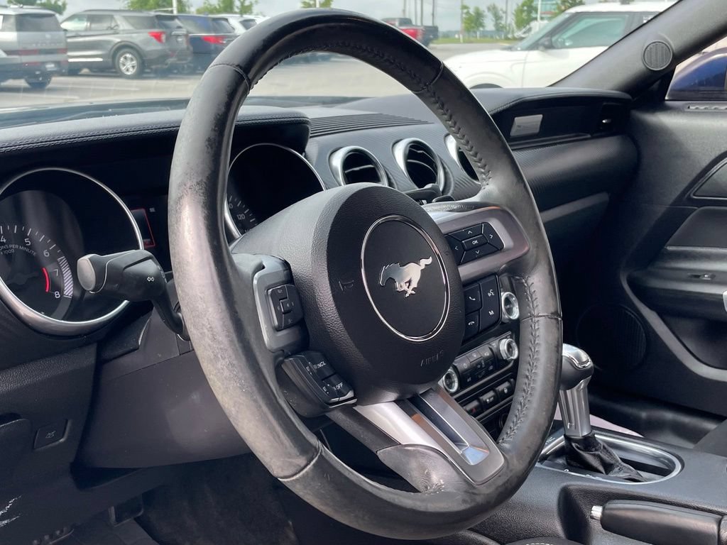 Used 2018 Ford Mustang Coupe RWD image 9