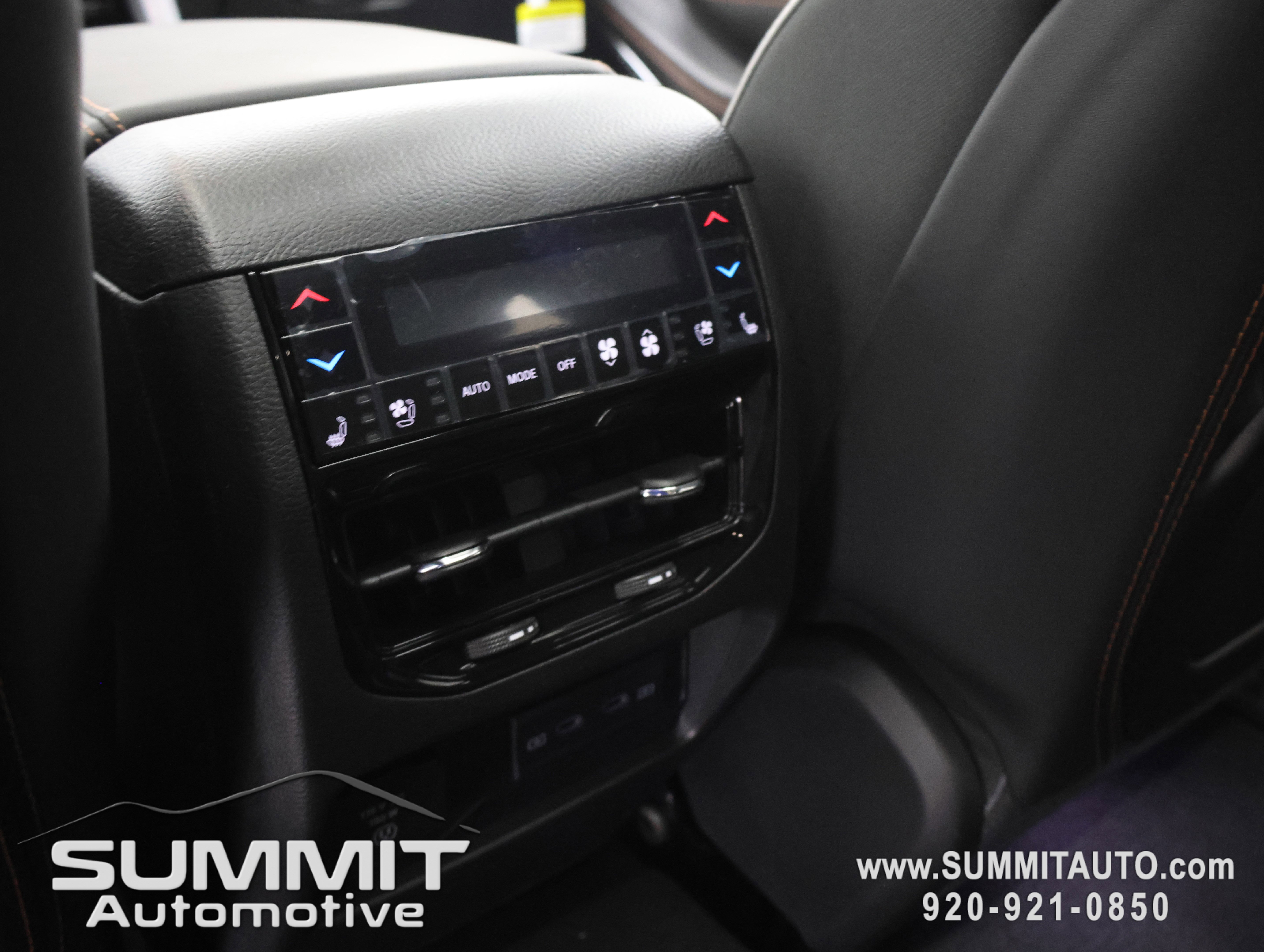 New 2026 Jeep Grand Cherokee Summit AWD/4WD image 40