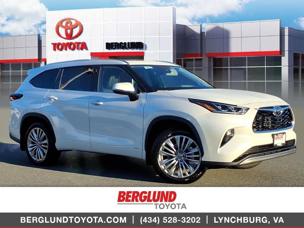 New 2025 Toyota Highlander Platinum