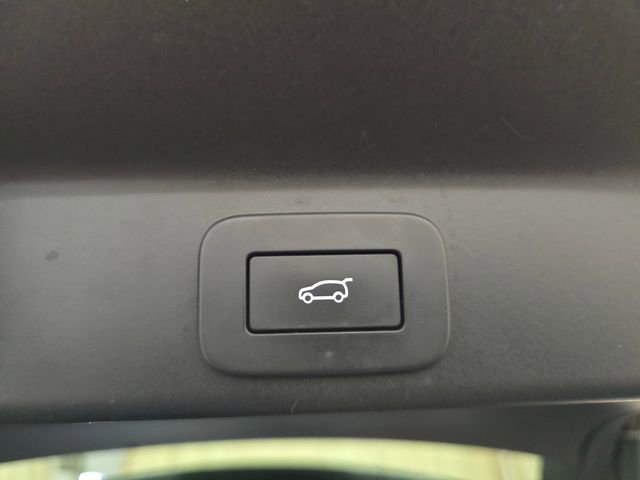 Used 2023 Jaguar F-PACE S image 40