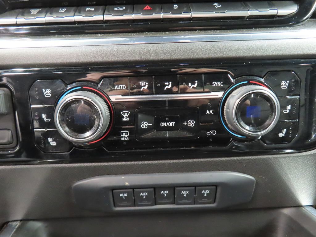 Used 2024 Chevrolet Silverado 2500 High Country w/ High Country Premium Package image 58