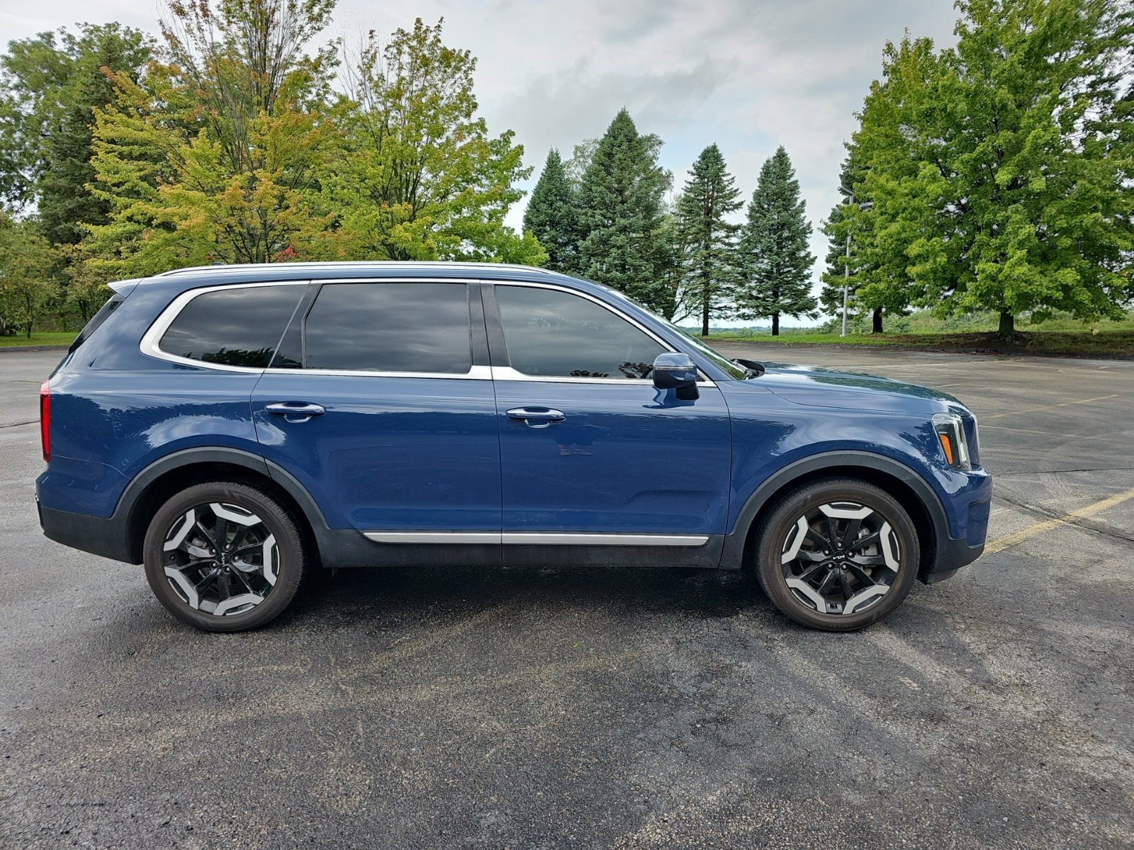 Used 2023 Kia Telluride S AWD/4WD image 7