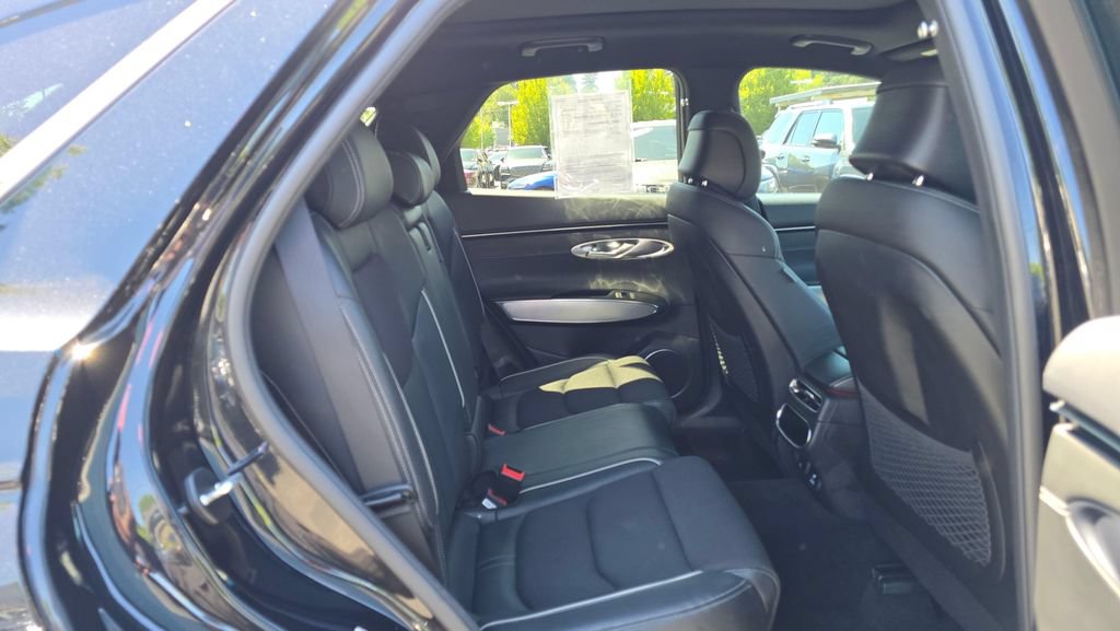 Used 2022 Genesis GV70 3.5T Sport AWD/4WD image 12