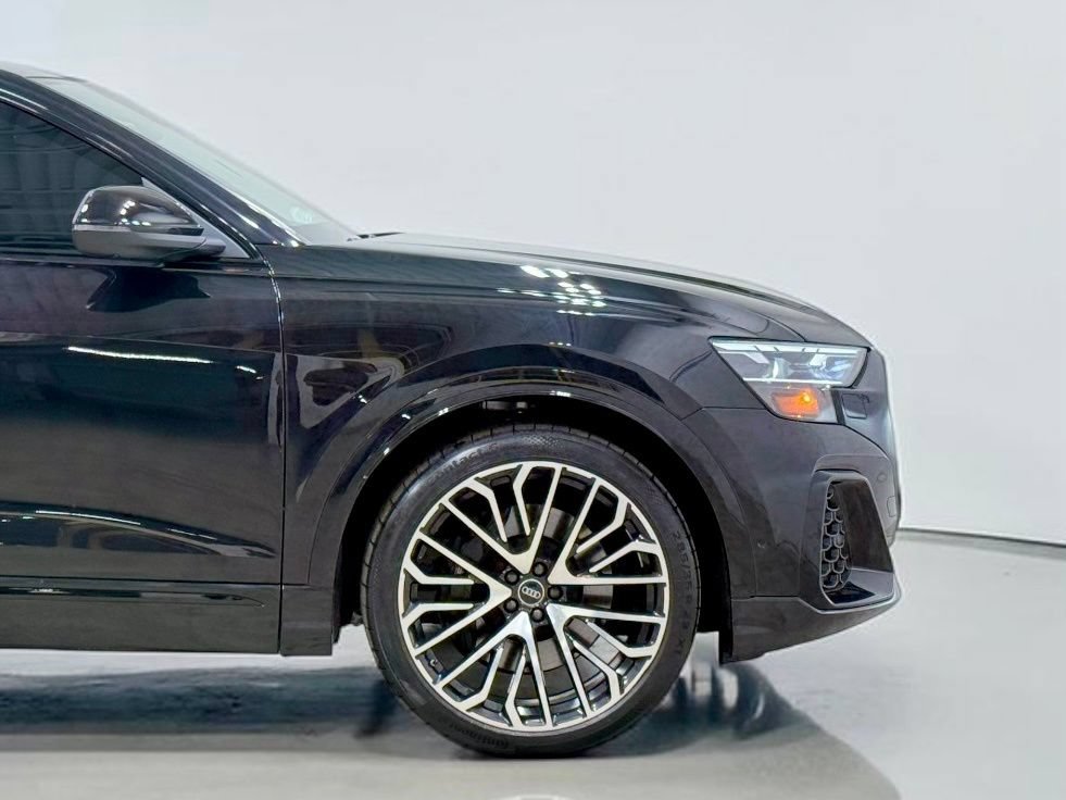 Used 2025 Audi SQ8 Premium Plus w/ 23" Wheel Package AWD/4WD image 11