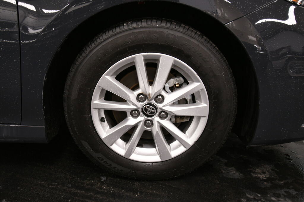 Certified 2025 Toyota Camry LE image 28