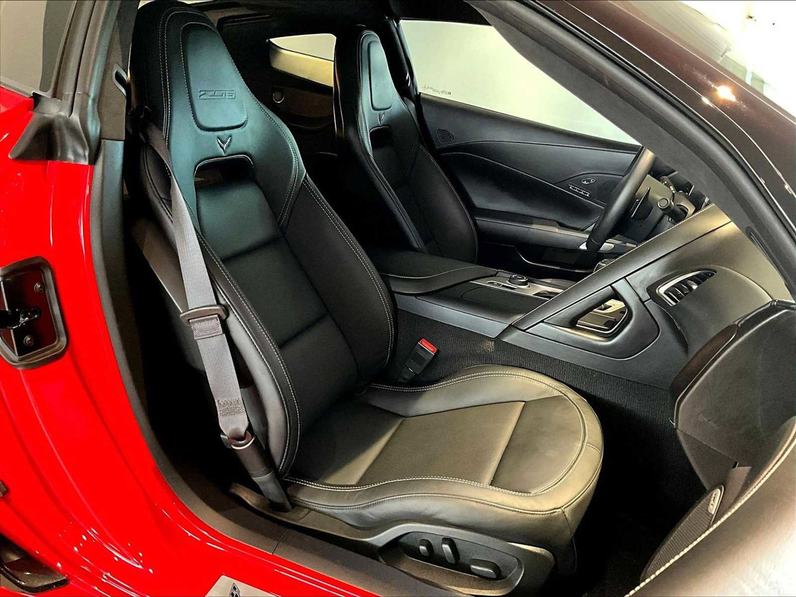 Used 2016 Chevrolet Corvette Z06 w/ 3LZ Preferred Equipment Group image 20