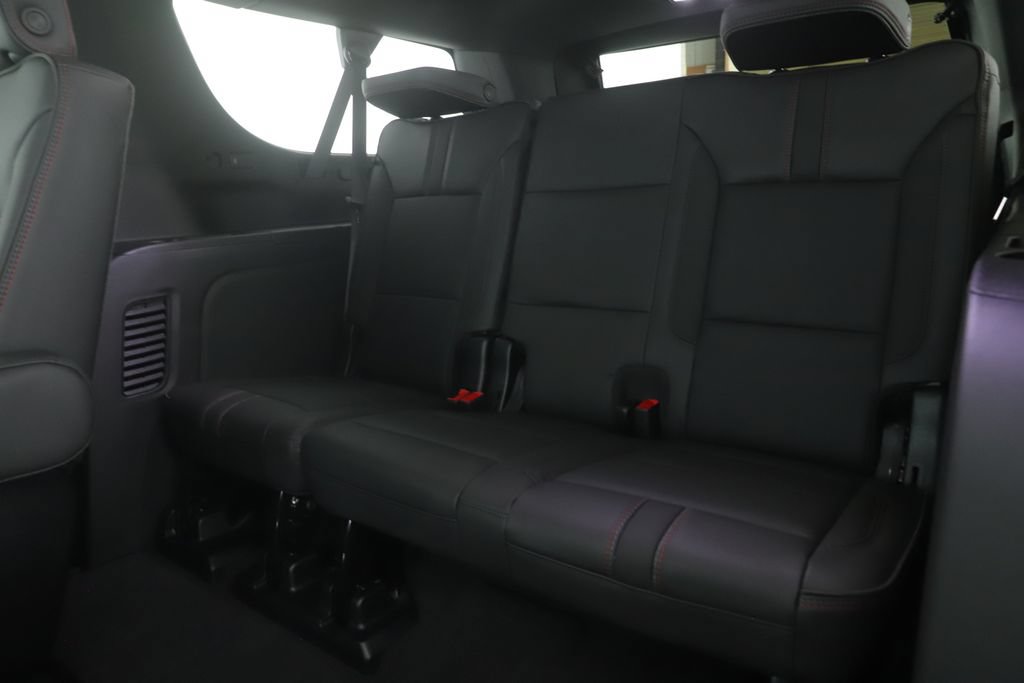 Used 2026 Chevrolet Suburban RST w/ RST Capability Package AWD/4WD image 31