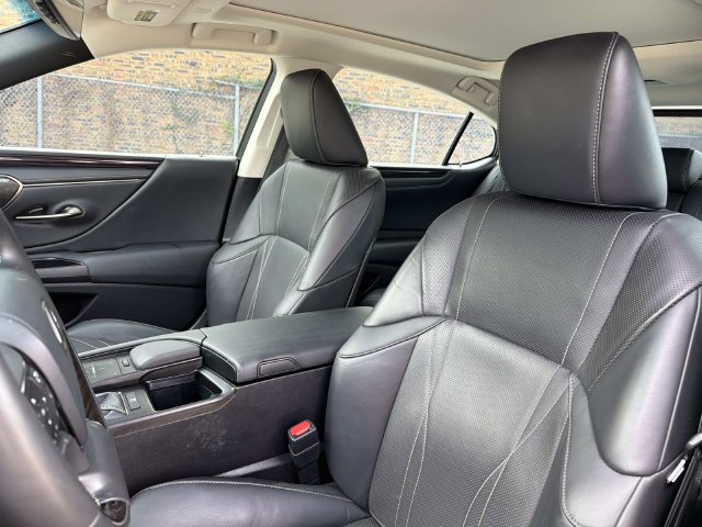 Used 2019 Lexus ES 350 w/ Accessory Package FWD image 21