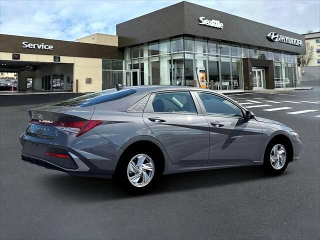 New 2026 Hyundai Elantra SE FWD image 8